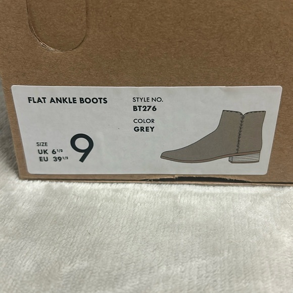 NIB J Crew flat grey ankle boots - Picture 5 of 9